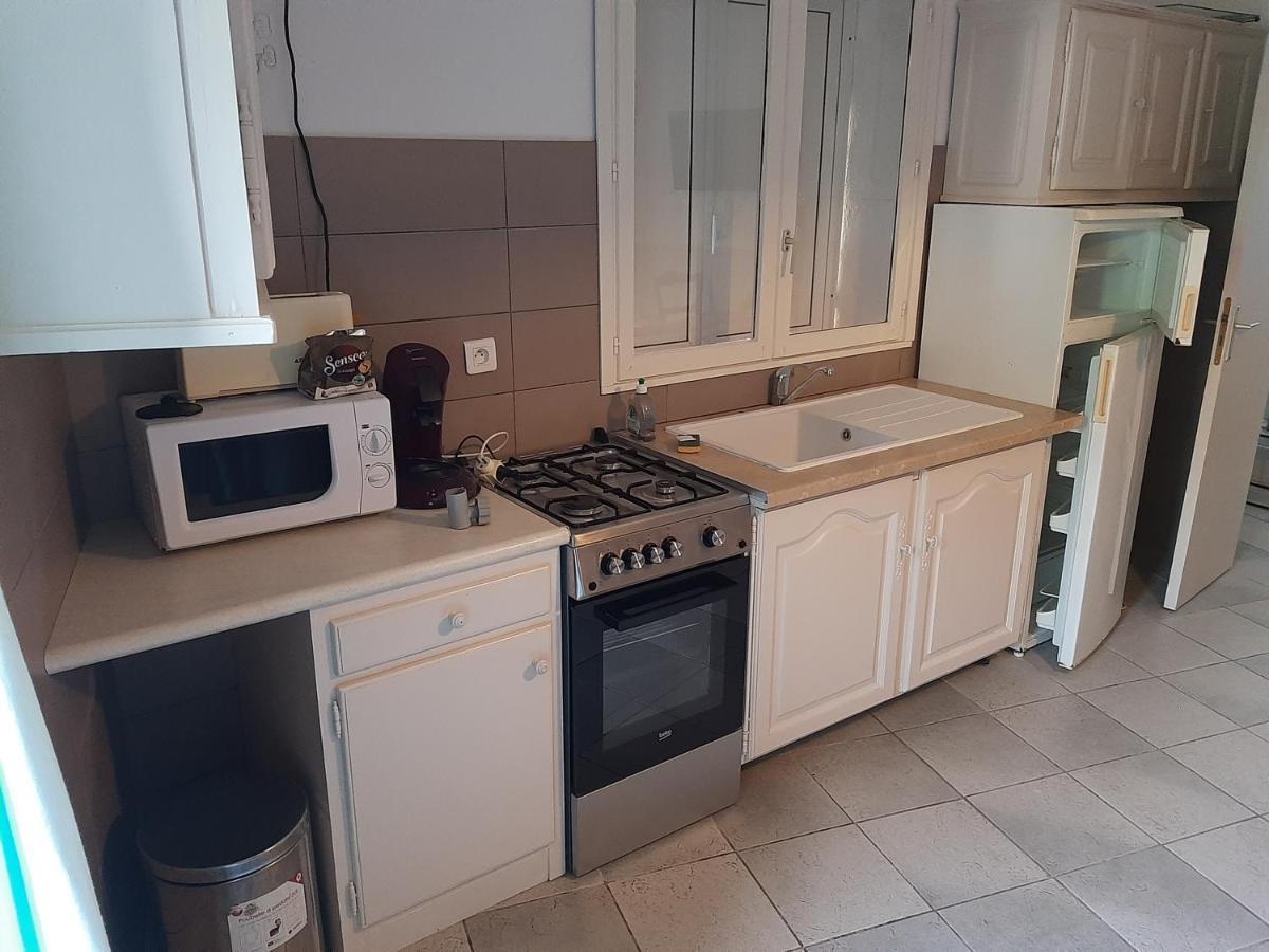 Appartements La Fossette Plage Le Lavandou Ruang foto