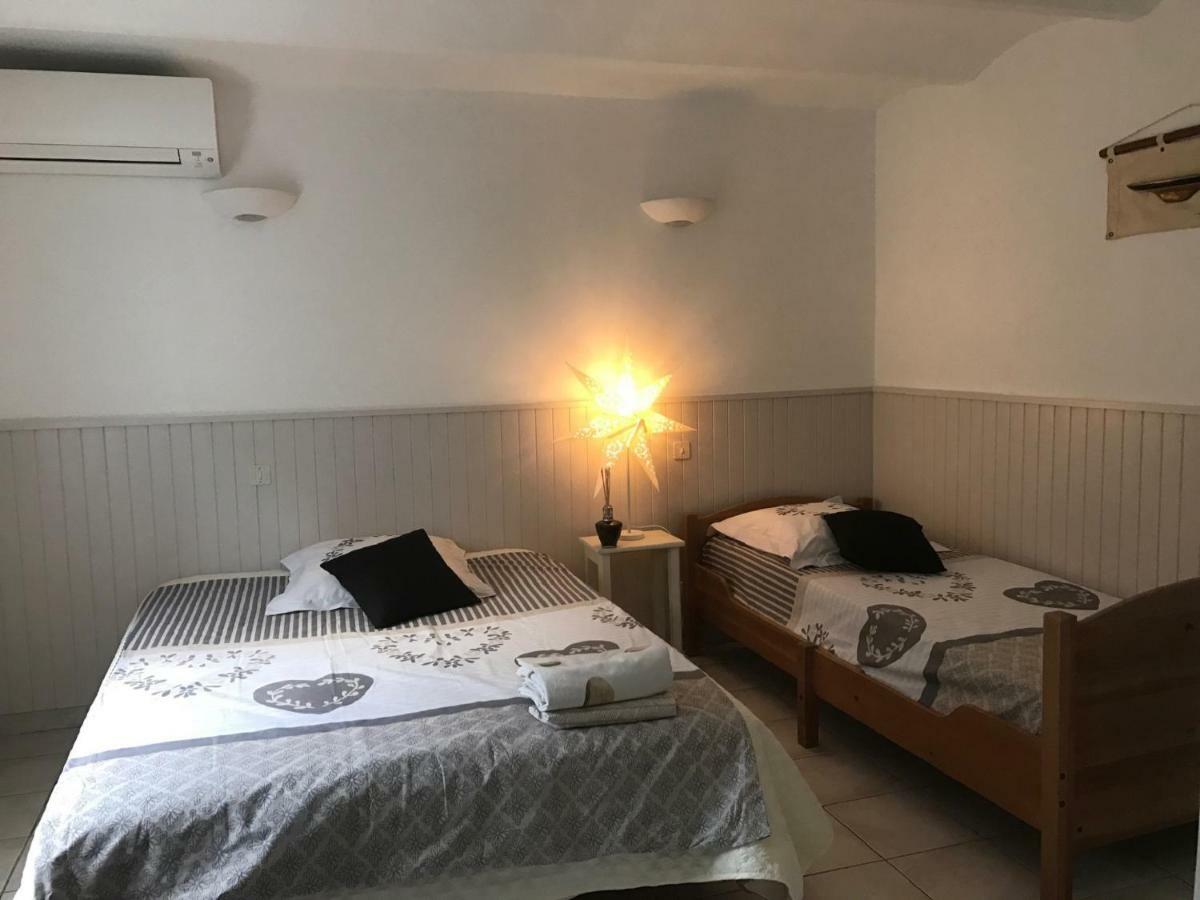 Appartements La Fossette Plage Le Lavandou Bagian luar foto